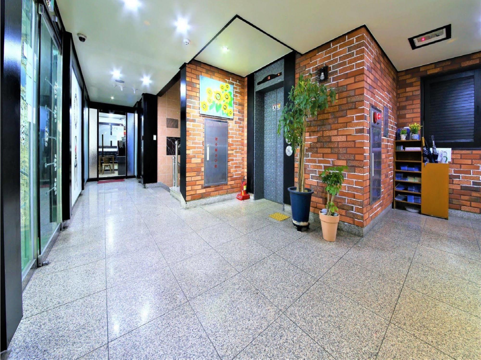 Elysee Hotel Busan Exterior photo